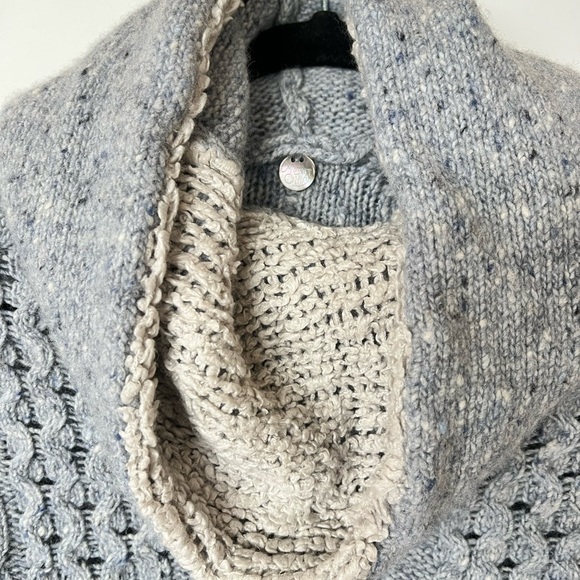 Margaret O’Leary Merino Wool/Cashmere Blend Cable Knit Hooded Cowl Neck Sweater - Picture 5 of 8